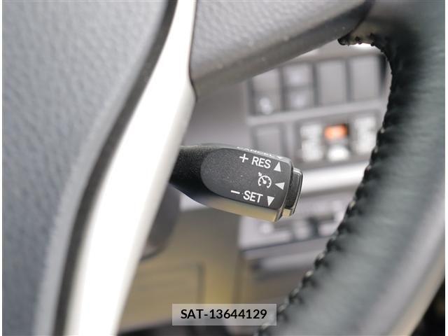 Toyota VOXY 2020-09 6999066-17