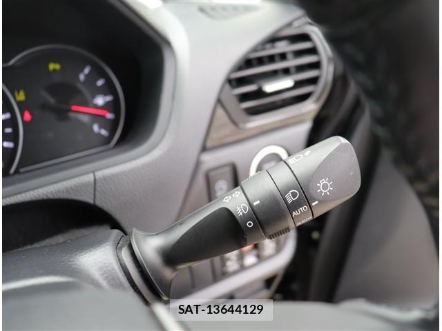 Toyota VOXY 2020-09 6999066-19
