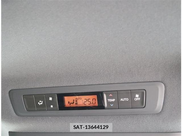 Toyota VOXY 2020-09 6999066-26