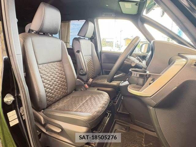 Toyota VOXY 2022-12 6999067-9