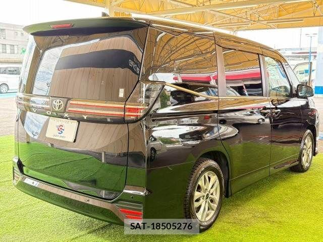 Toyota VOXY 2022-12 6999067-15