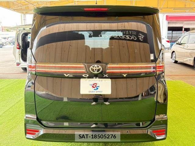 Toyota VOXY 2022-12 6999067-16