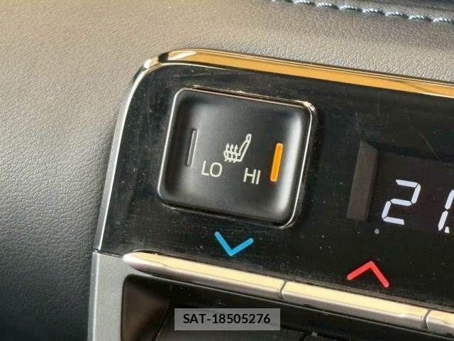 Toyota VOXY 2022-12 6999067-5