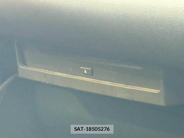 Toyota VOXY 2022-12 6999067-7