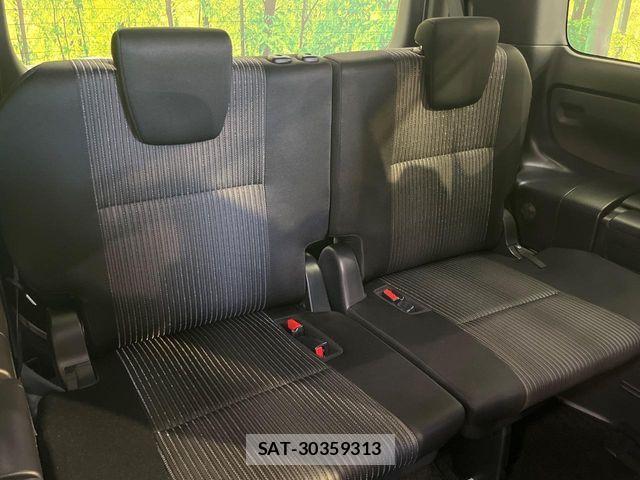 Toyota VOXY 2018-03 6999095-9