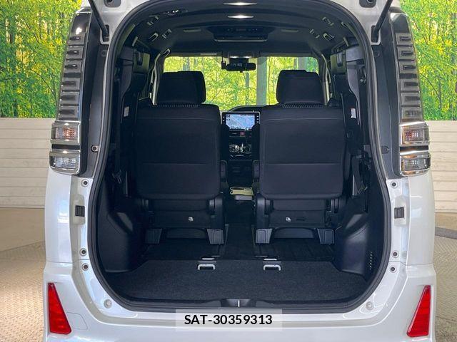 Toyota VOXY 2018-03 6999095-10