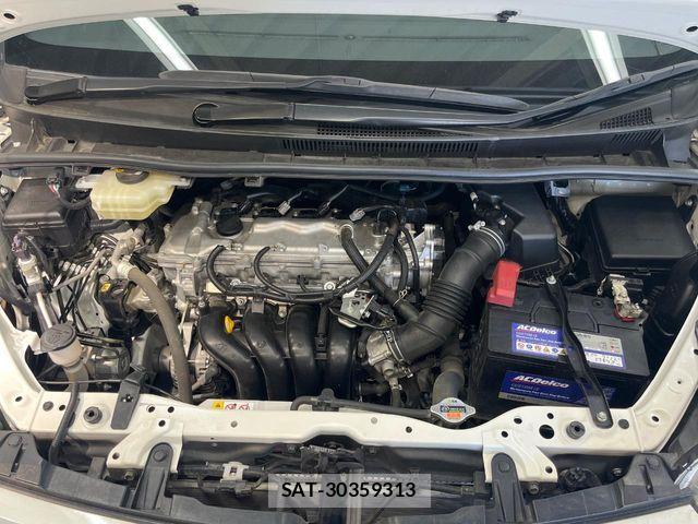 Toyota VOXY 2018-03 6999095-17