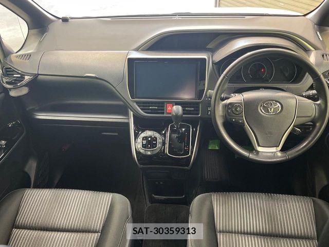 Toyota VOXY 2018-03 6999095-1