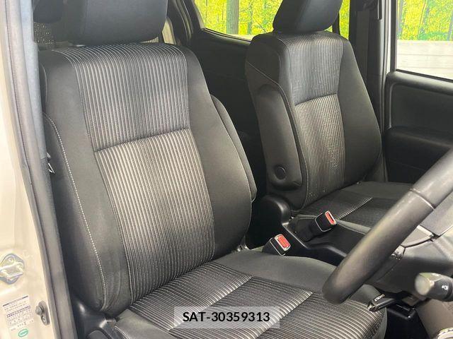 Toyota VOXY 2018-03 6999095-7