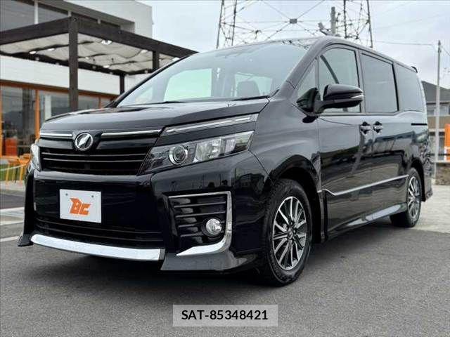 Toyota VOXY 2017-03 7021869-9