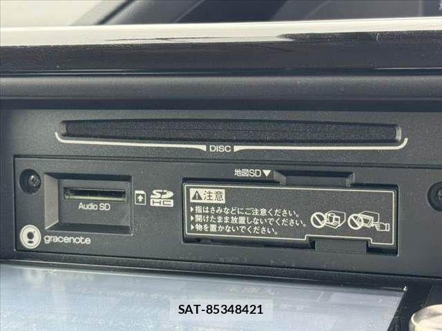 Toyota VOXY 2017-03 7021869-23