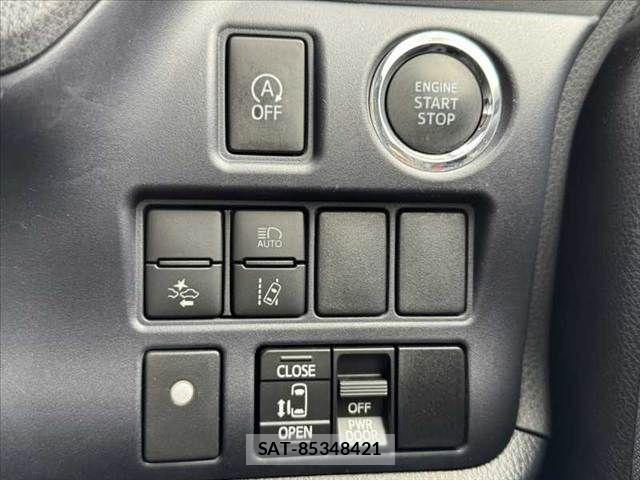 Toyota VOXY 2017-03 7021869-4