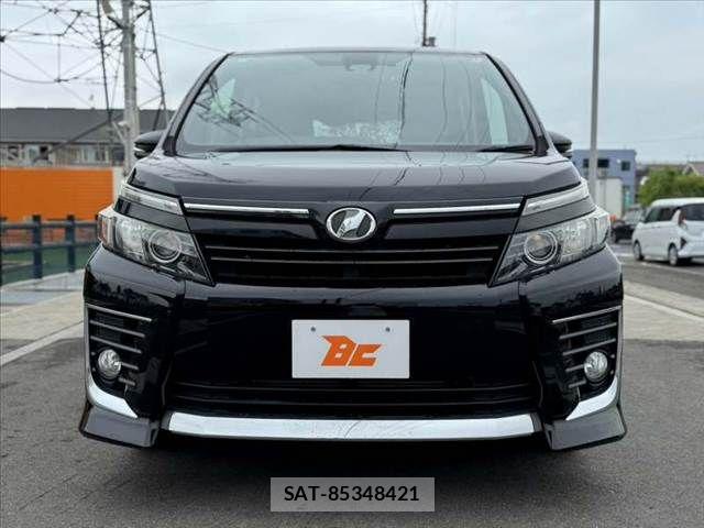 Toyota VOXY 2017-03 7021869-8