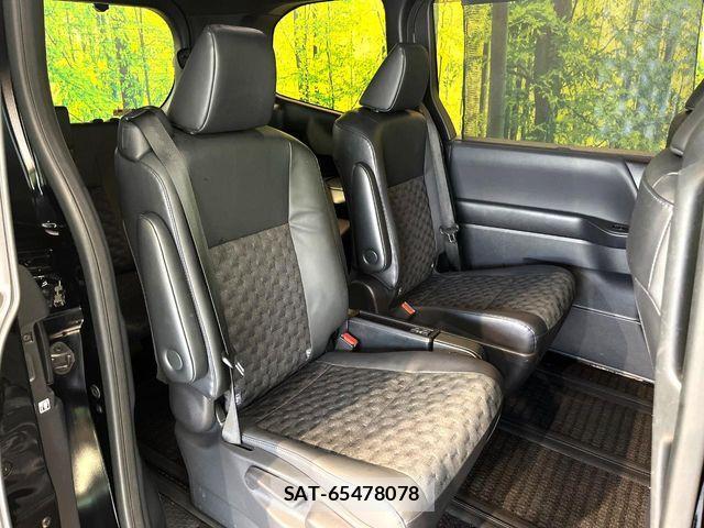 Toyota VOXY 2023-11 7021857-9