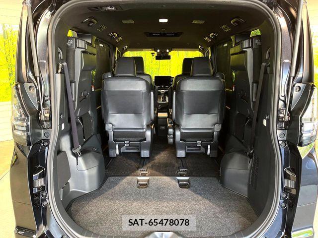 Toyota VOXY 2023-11 7021857-10