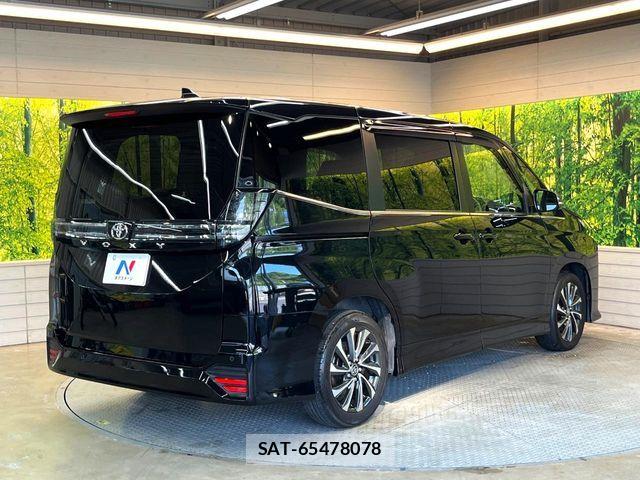 Toyota VOXY 2023-11 7021857-16