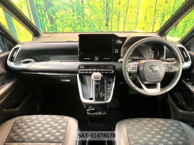 Toyota VOXY 2023-11 7021857-1
