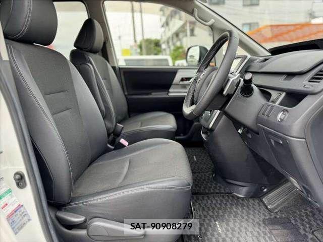 Toyota VOXY 2012-11 7021870-15