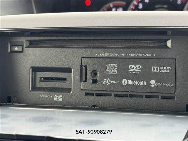 Toyota VOXY 2012-11 7021870-21