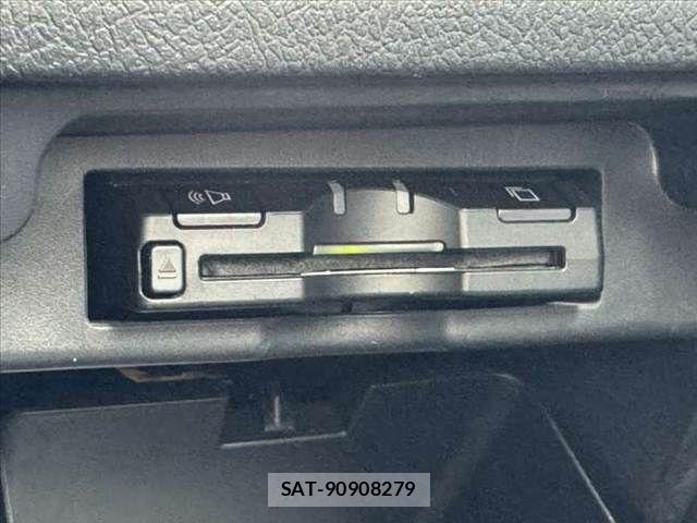 Toyota VOXY 2012-11 7021870-26