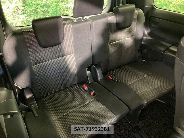 Toyota VOXY 2018-05 7021864-9