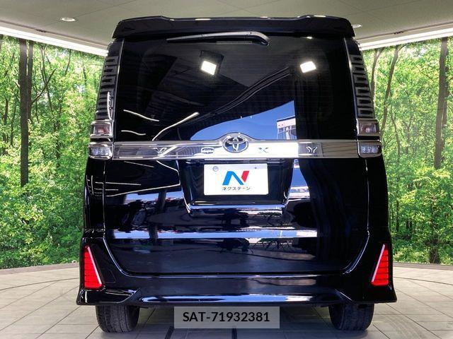 Toyota VOXY 2018-05 7021864-15