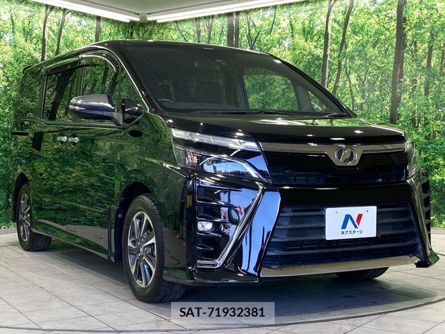 Toyota VOXY 2018-05 7021864-16