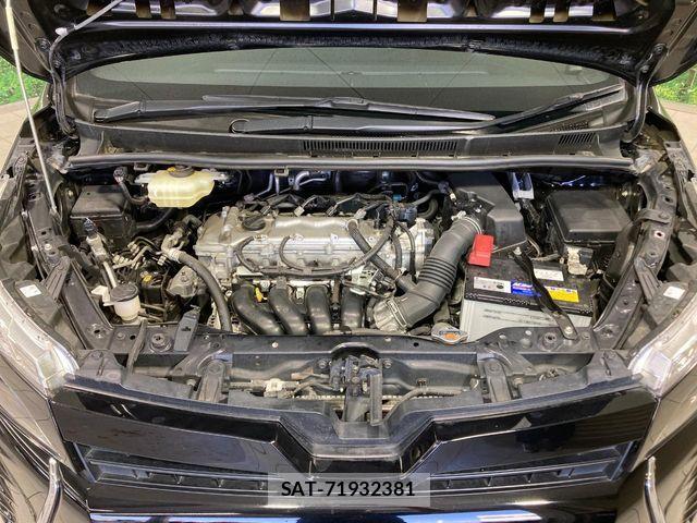 Toyota VOXY 2018-05 7021864-17