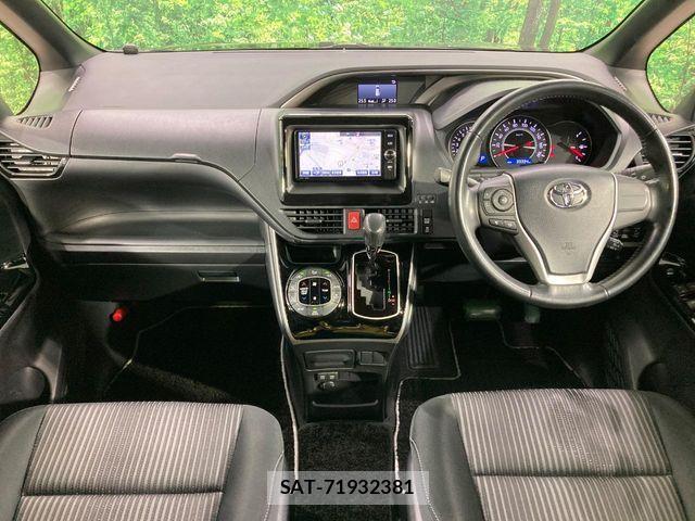 Toyota VOXY 2018-05 7021864-1