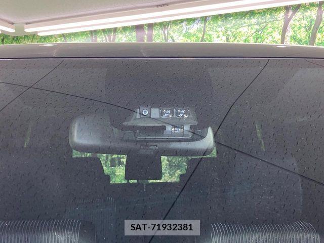 Toyota VOXY 2018-05 7021864-4