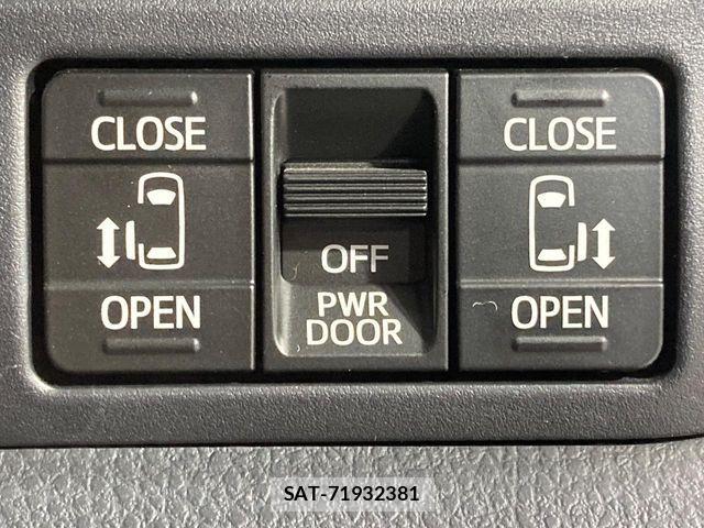 Toyota VOXY 2018-05 7021864-5