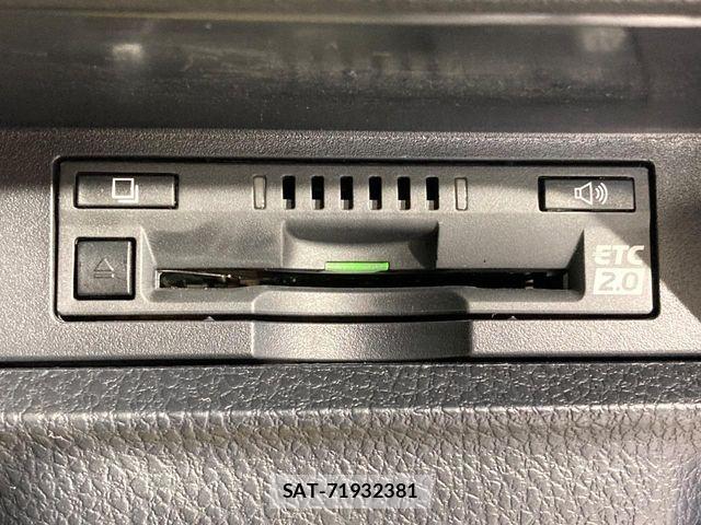 Toyota VOXY 2018-05 7021864-6