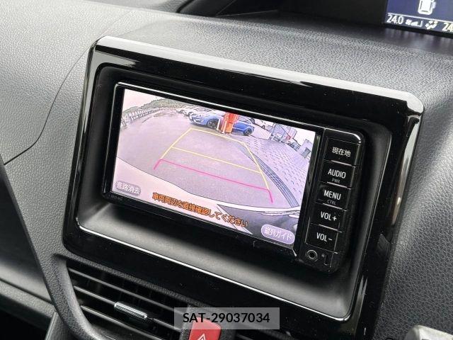 Toyota VOXY 2018-02 7021867-14