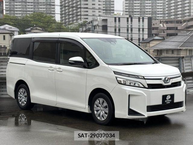 Toyota VOXY 2018-02 7021867-17