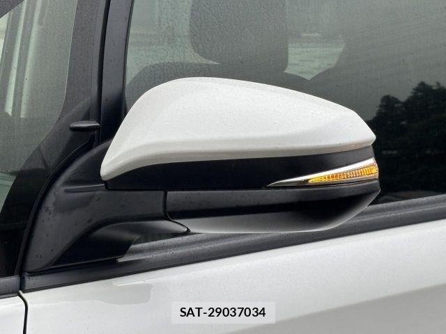 Toyota VOXY 2018-02 7021867-22