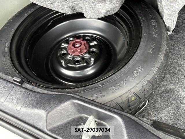 Toyota VOXY 2018-02 7021867-25
