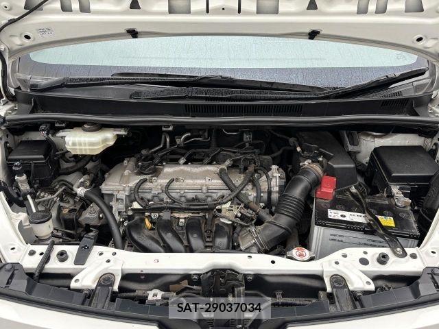 Toyota VOXY 2018-02 7021867-26