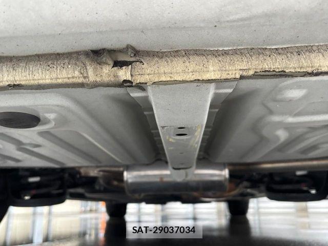 Toyota VOXY 2018-02 7021867-27