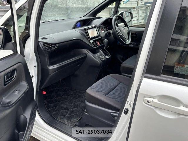 Toyota VOXY 2018-02 7021867-8