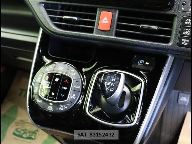 Toyota VOXY 2021-09 7021861-11