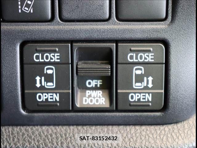 Toyota VOXY 2021-09 7021861-14