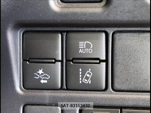 Toyota VOXY 2021-09 7021861-15