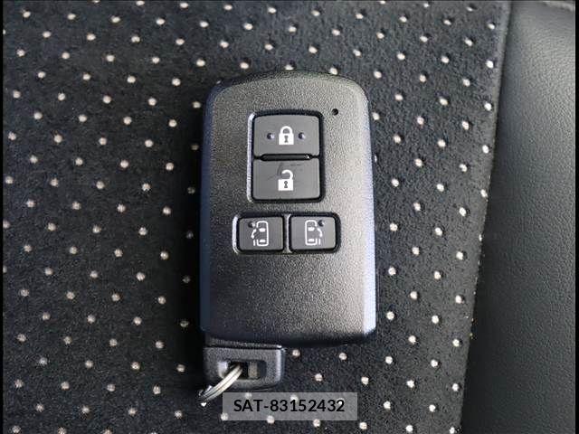Toyota VOXY 2021-09 7021861-16