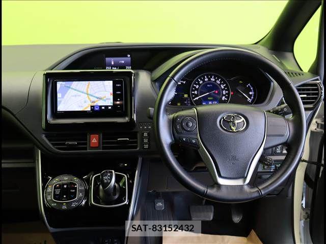 Toyota VOXY 2021-09 7021861-19