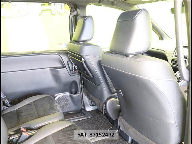 Toyota VOXY 2021-09 7021861-23