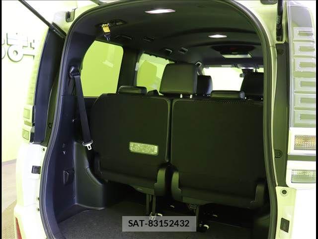 Toyota VOXY 2021-09 7021861-27