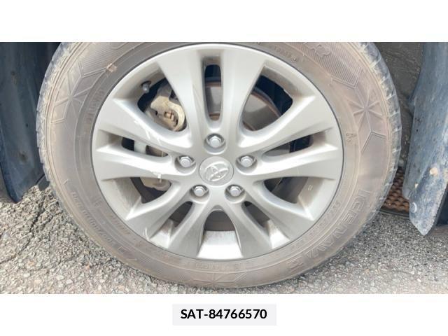 Toyota VOXY 2012-09 7021872-2