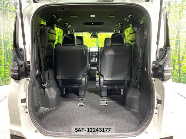 Toyota VOXY 2025-11 7021854-11