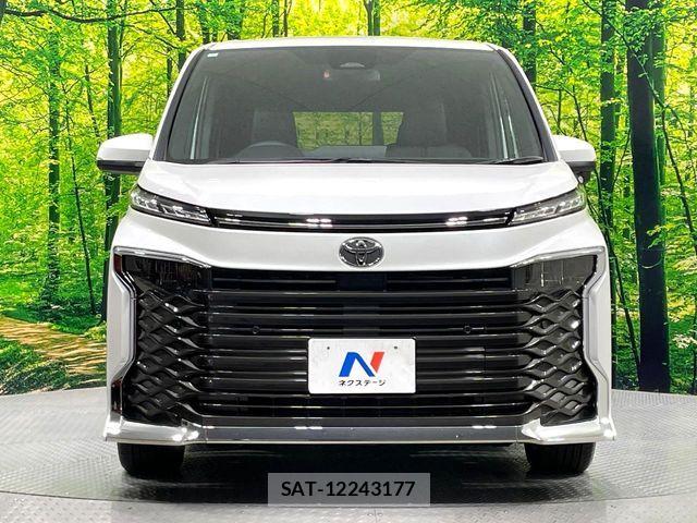 Toyota VOXY 2025-11 7021854-15
