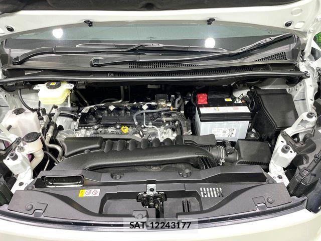 Toyota VOXY 2025-11 7021854-17